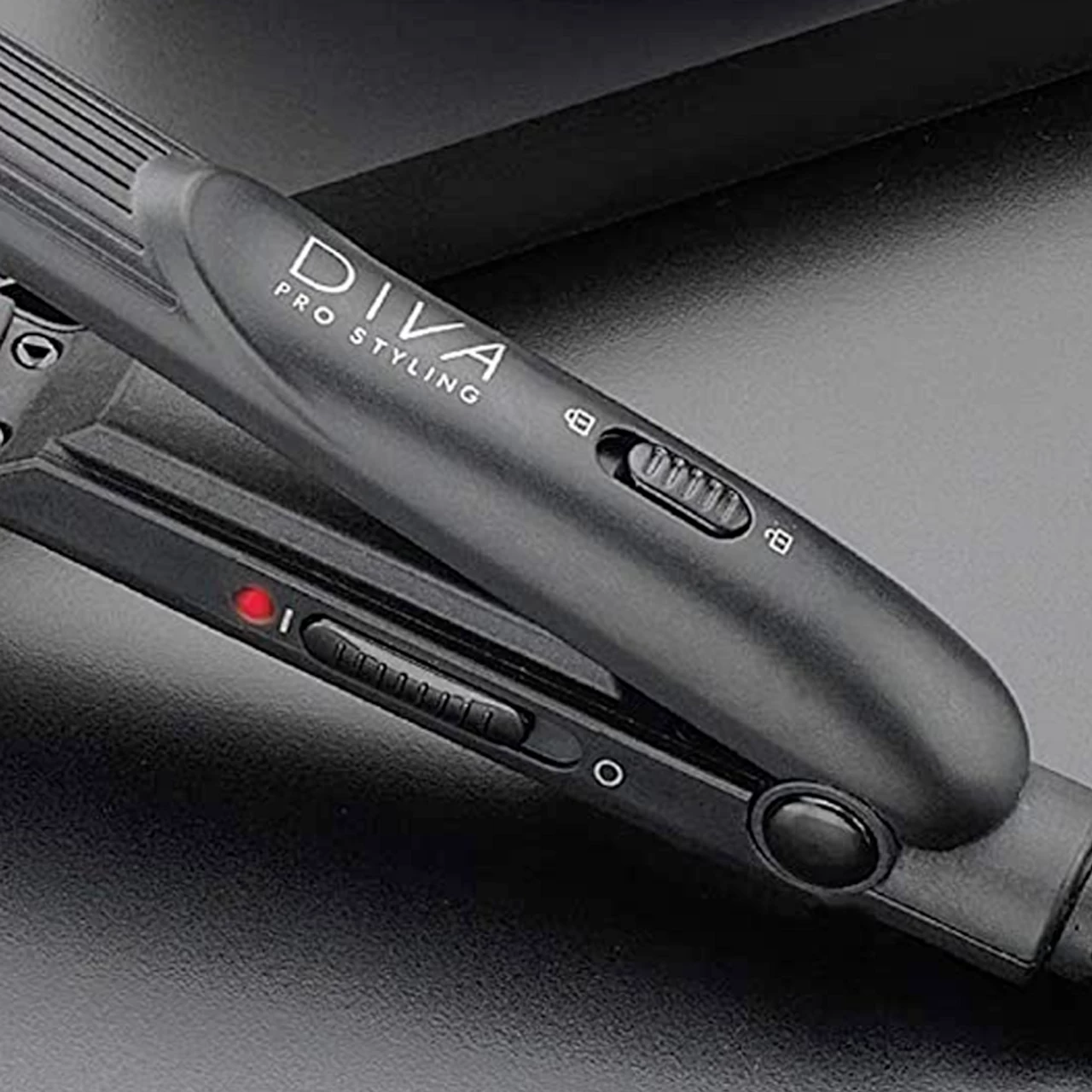 Lisseur Mini Noir Diva 3 Lisseur Mini Noir Diva – Image 3